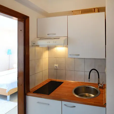 Galeb - Roz 104 By Interhome *