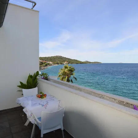 Galeb - Roz 104 By Interhome