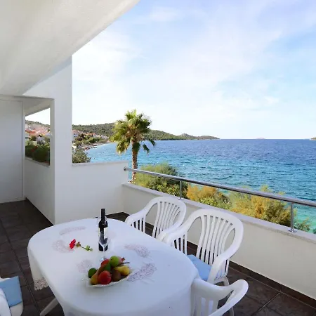 Apartment Galeb - Roz 104 By Interhome