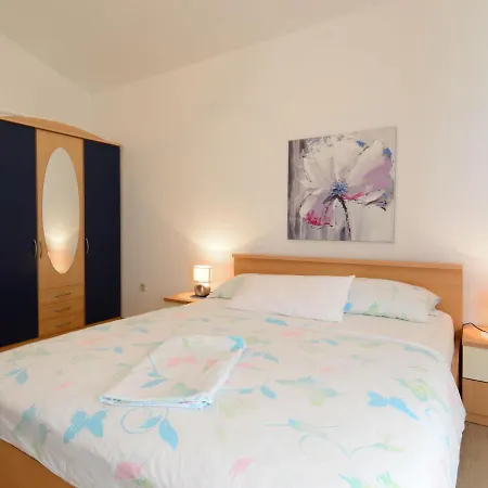 Apartment Galeb - Roz 104 By Interhome