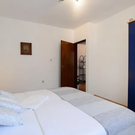 Galeb - Roz 104 By Interhome Razanj