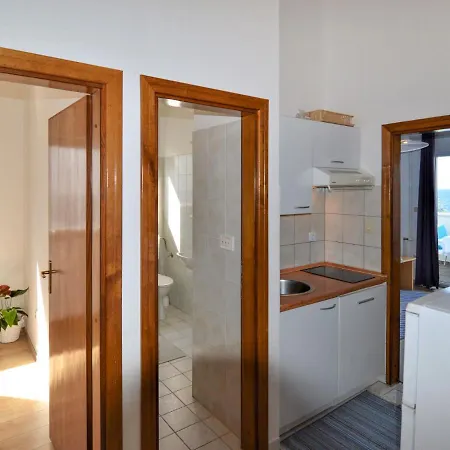 Galeb - Roz 104 By Interhome Razanj