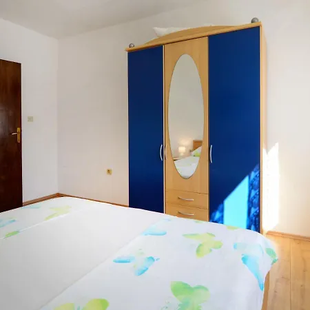 Galeb - Roz 104 By Interhome
